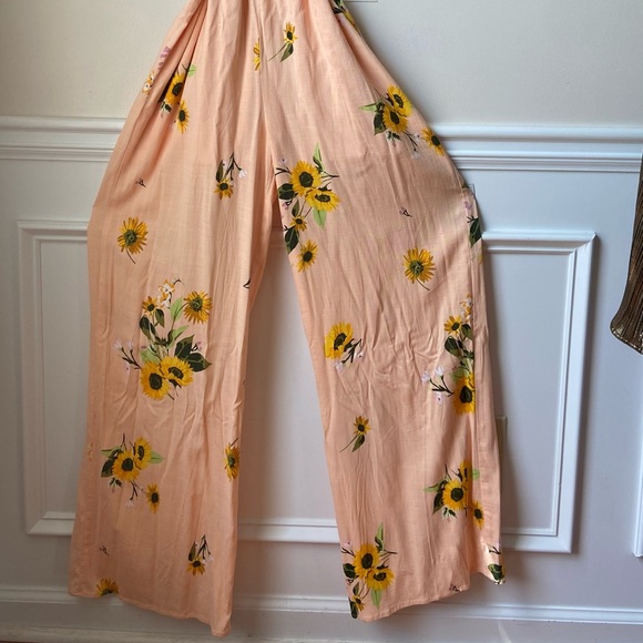 A cute summary, sunflower jumpsuits - Picture 3 of 3